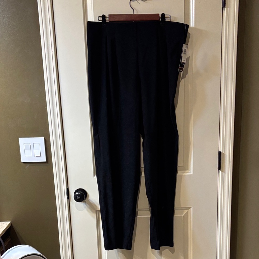 WINTER CLEARANCE Briggs New York Classic Black Women's Trousers NWT